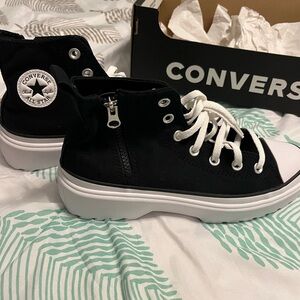 Converse CTAS Lugged Lift Hi Top Black/White Sneakers